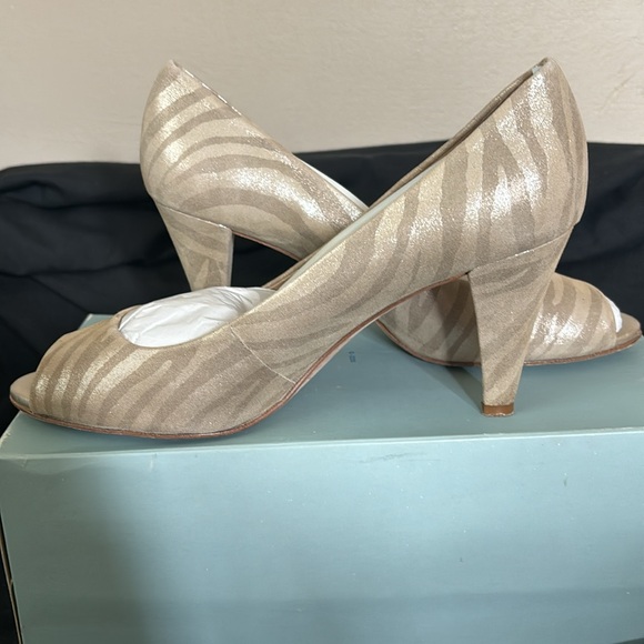 Antonio Melani Marion 713 Gold Met Zebra Pumps - Picture 5 of 10